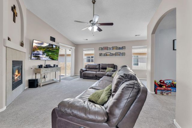 3000 Desert Sage Avenue SW, Los Lunas, NM 87031