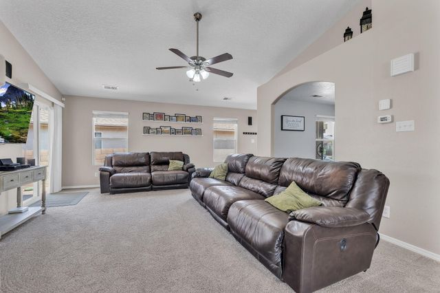 3000 Desert Sage Avenue SW, Los Lunas, NM 87031