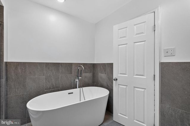 7311 N 21ST ST, Philadelphia, PA 19138