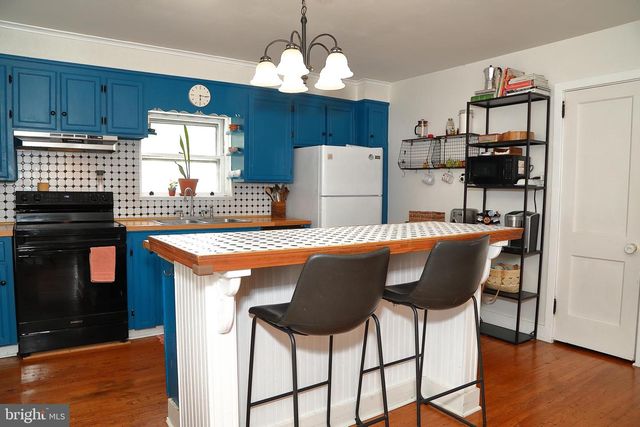 245 ELIZABETH ST, Landisville, PA 17538