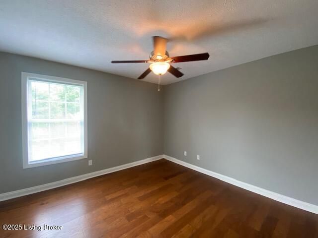 113 Nashville Dr, Coxs Creek, KY 40013