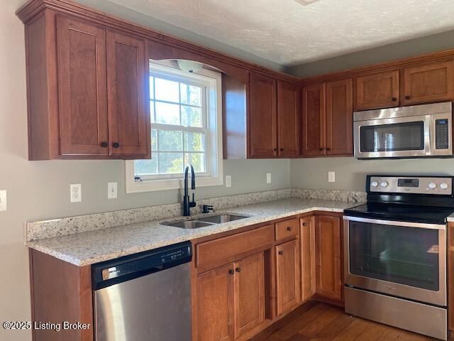 113 Nashville Dr, Coxs Creek, KY 40013