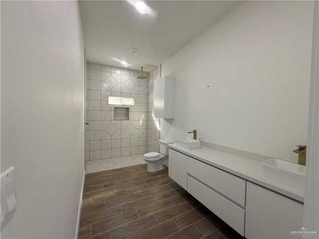 5909 N Playa Del Sol Street, Edinburg, TX 78542