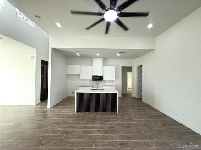 5909 N Playa Del Sol Street, Edinburg, TX 78542