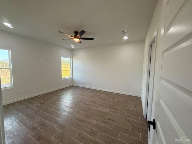 5909 N Playa Del Sol Street, Edinburg, TX 78542