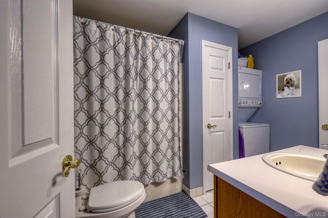 614 Crab Apple Lane, New Windsor, NY 12553