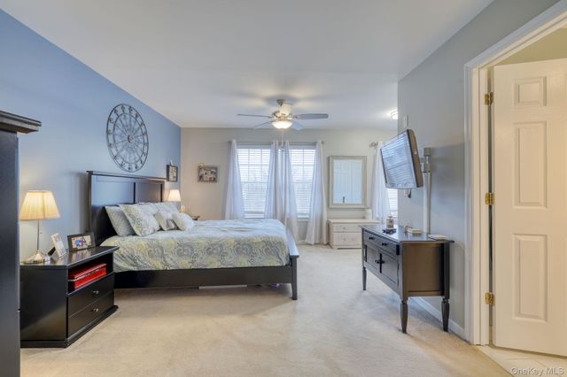 614 Crab Apple Lane, New Windsor, NY 12553