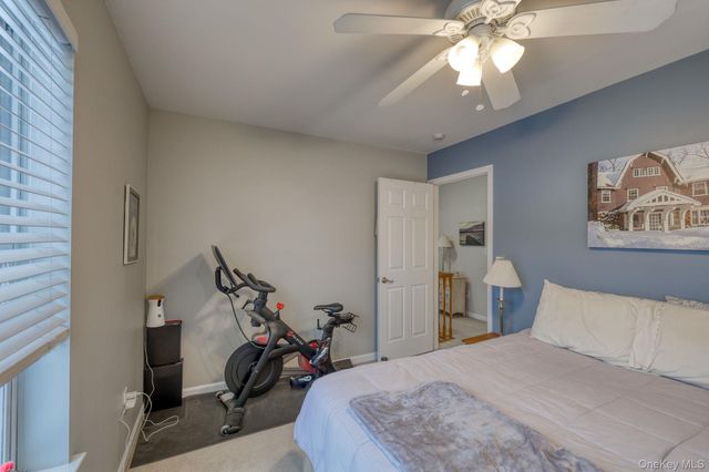 614 Crab Apple Lane, New Windsor, NY 12553