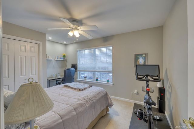 614 Crab Apple Lane, New Windsor, NY 12553