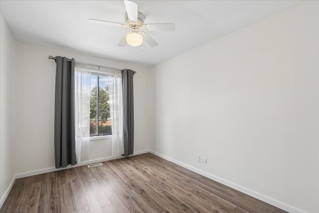 415 Tyler Court 415, Vernon Hills, IL 60061