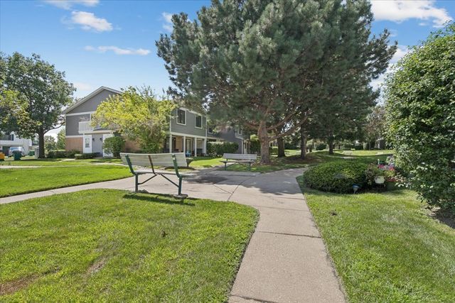 415 Tyler Court 415, Vernon Hills, IL 60061