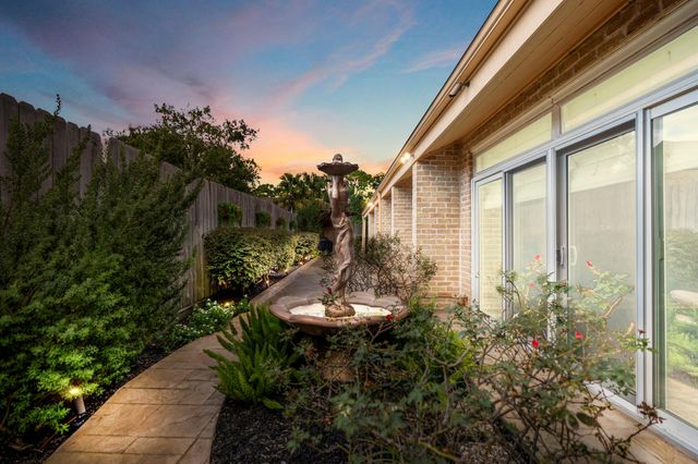 1306 Riverview Court, Houston, TX 77077