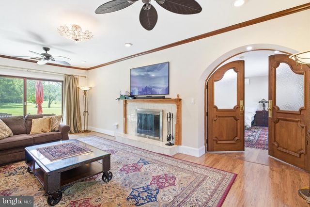 11701 BRADDOCK RD, Fairfax, VA 22030