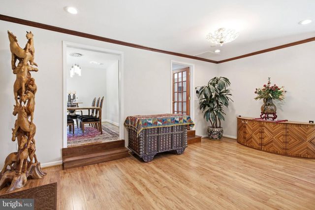 11701 BRADDOCK RD, Fairfax, VA 22030