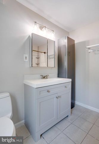 11701 BRADDOCK RD, Fairfax, VA 22030