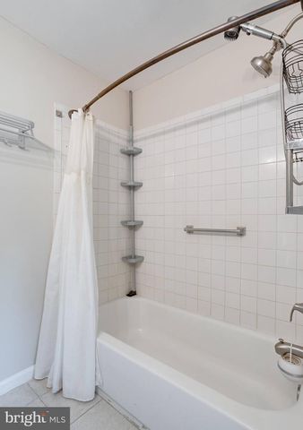 11701 BRADDOCK RD, Fairfax, VA 22030