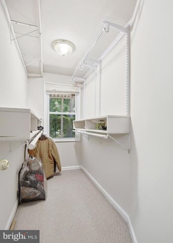 11701 BRADDOCK RD, Fairfax, VA 22030