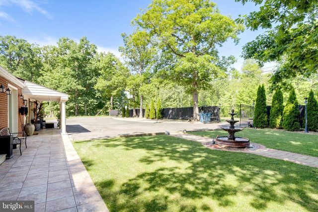 11701 BRADDOCK RD, Fairfax, VA 22030