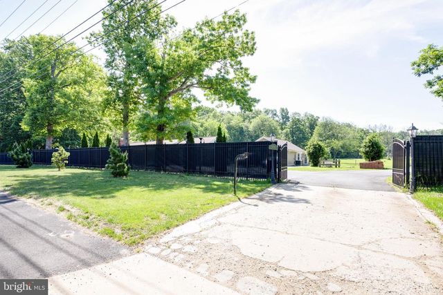 11701 BRADDOCK RD, Fairfax, VA 22030