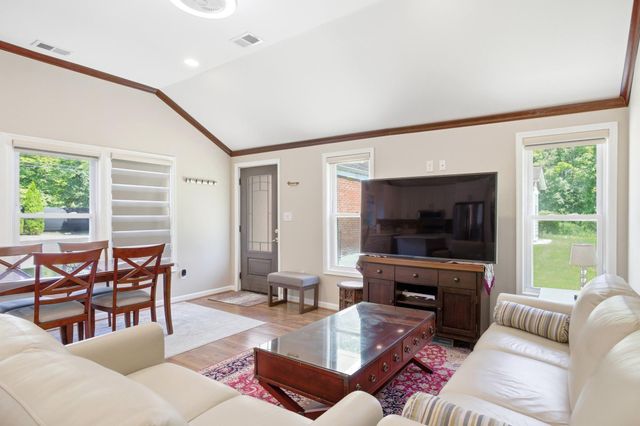 11701 BRADDOCK RD, Fairfax, VA 22030
