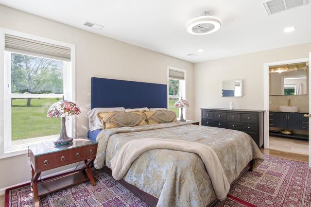 11701 BRADDOCK RD, Fairfax, VA 22030