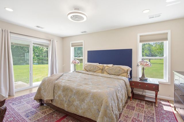 11701 BRADDOCK RD, Fairfax, VA 22030