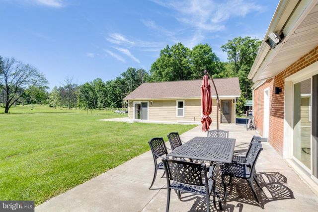 11701 BRADDOCK RD, Fairfax, VA 22030