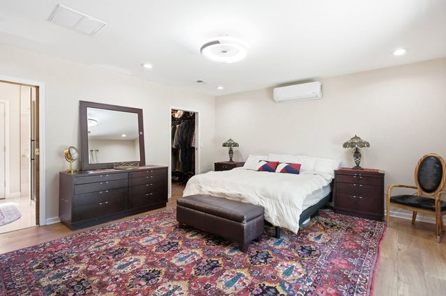 11701 BRADDOCK RD, Fairfax, VA 22030