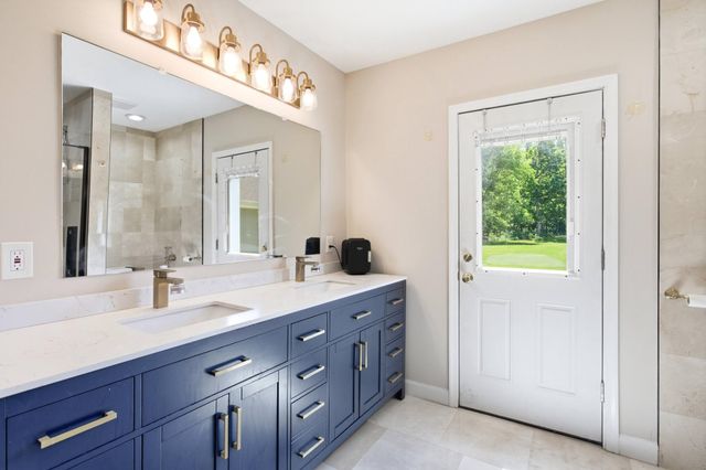 11701 BRADDOCK RD, Fairfax, VA 22030