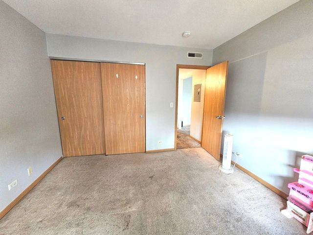 3000 BAYSIDE Drive 311, Palatine, IL 60074