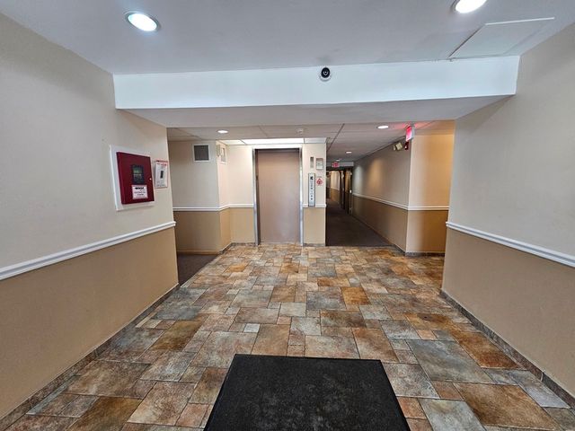 3000 BAYSIDE Drive 311, Palatine, IL 60074