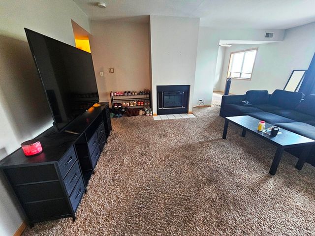 3000 BAYSIDE Drive 311, Palatine, IL 60074