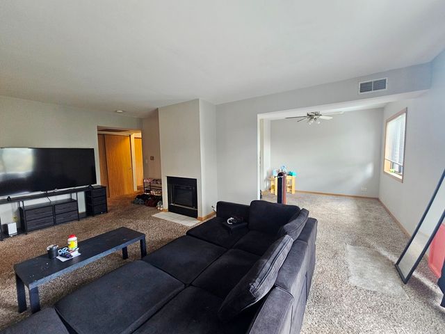 3000 BAYSIDE Drive 311, Palatine, IL 60074