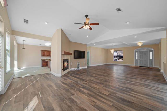 128 Waterview Dr, Hot Springs National Park, AR 71913