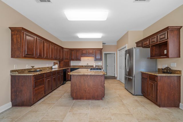 128 Waterview Dr, Hot Springs National Park, AR 71913