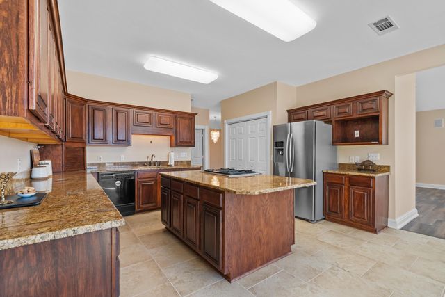 128 Waterview Dr, Hot Springs National Park, AR 71913