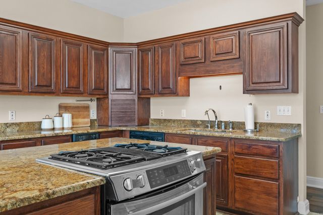 128 Waterview Dr, Hot Springs National Park, AR 71913