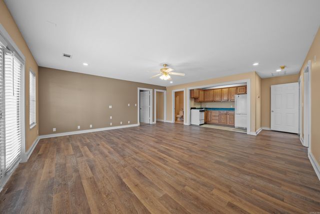 128 Waterview Dr, Hot Springs National Park, AR 71913