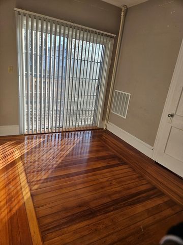 53 Chaplin St. 1, Pawtucket, RI 02861