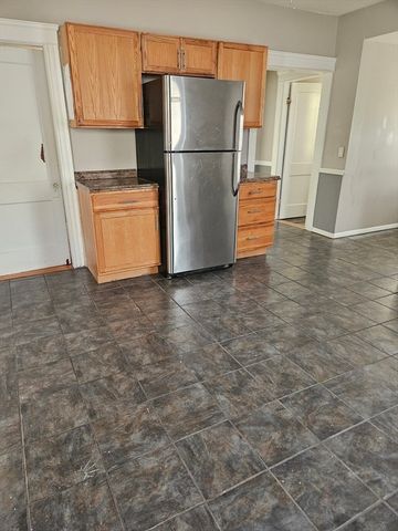 53 Chaplin St. 1, Pawtucket, RI 02861