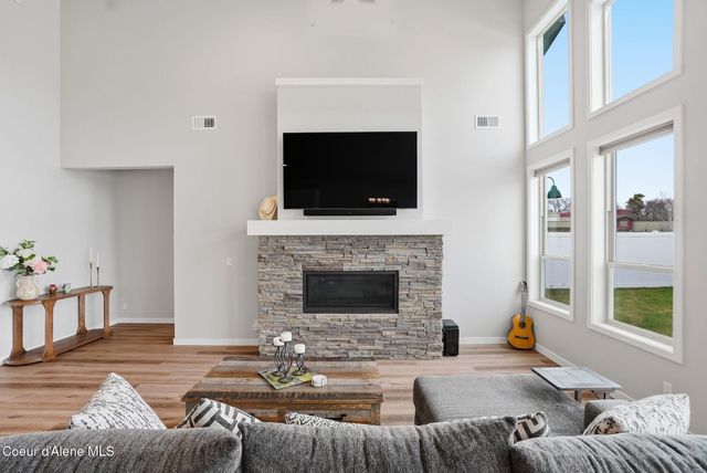 1452 W Moselle Dr, Coeur D'alene, ID 83815