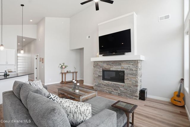 1452 W Moselle Dr, Coeur D'alene, ID 83815