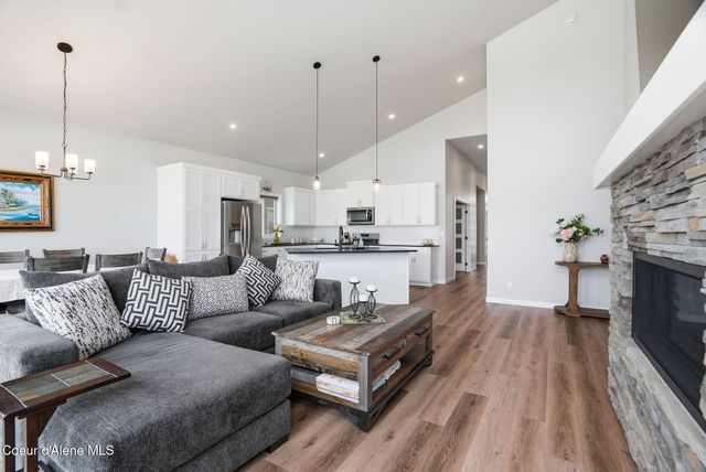 1452 W Moselle Dr, Coeur D'alene, ID 83815