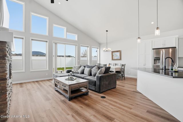 1452 W Moselle Dr, Coeur D'alene, ID 83815