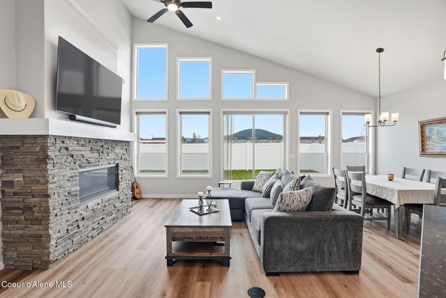 1452 W Moselle Dr, Coeur D'alene, ID 83815