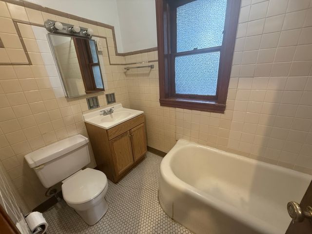 3150 N Linder Avenue 1, Chicago, IL 60641