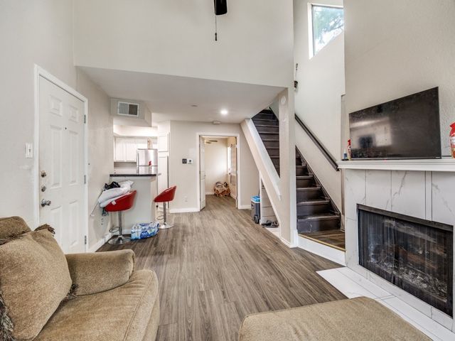 9809 Walnut Street 203, Dallas, TX 75243