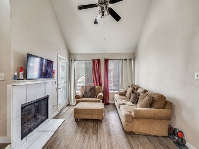 9809 Walnut Street 203, Dallas, TX 75243