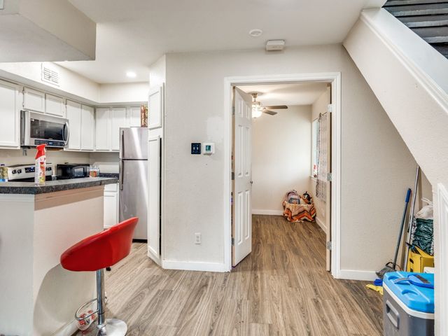 9809 Walnut Street 203, Dallas, TX 75243