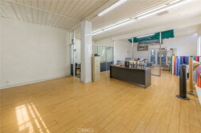 4922 S Figueroa Street, Los Angeles, CA 90037